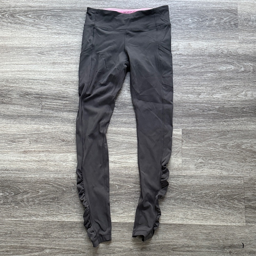 lululemon Dark Gray Low Rise Leggings with Pink Waistband Size 4 Yoga Tights